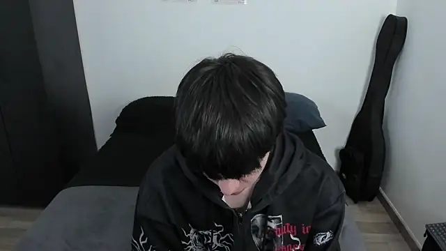 Snapshot of Aventure_Twinks chatting on 07.04.26 Aventure Twinks online show from 07.04.26