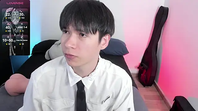 Snapshot of Aventure_Twinks chatting on 07.11.26 Aventure Twinks online show from 07.11.26