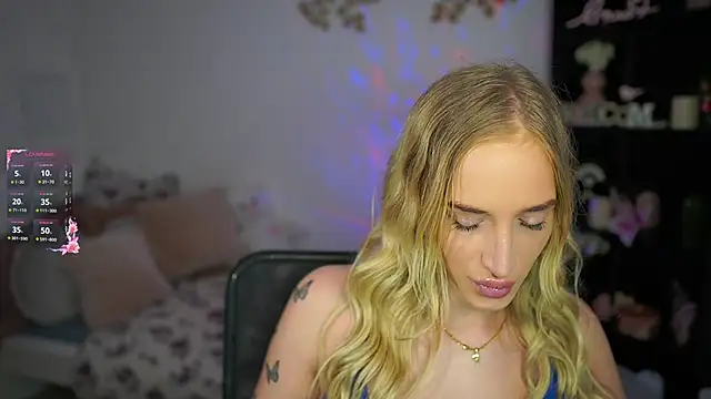 Nicolette  Shea  online show from 01.28.25