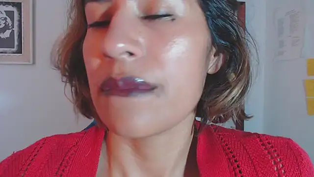 Snapshot of fantasty_nylon chatting on 12.10.24 fantasty nylon online show from 12.10.24