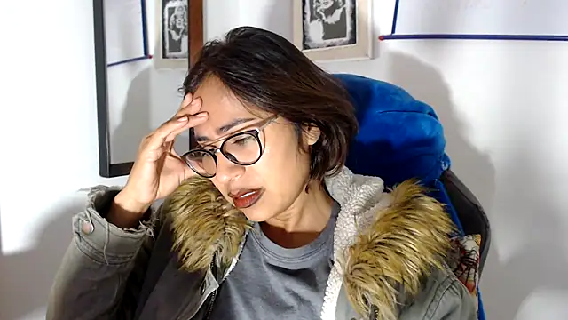 Snapshot of fantasty_nylon chatting on 01.17.25 fantasty nylon online show from 01.17.25