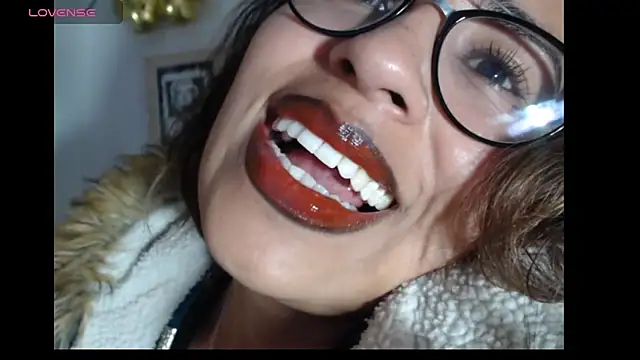 Snapshot of fantasty_nylon chatting on 01.23.25 fantasty nylon online show from 01.23.25