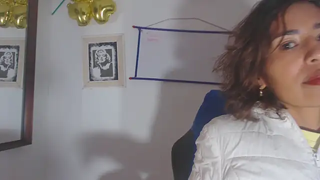 Snapshot of fantasty_nylon chatting on 01.29.25 fantasty nylon online show from 01.29.25