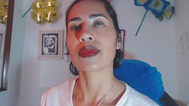 Snapshot of fantasty_nylon chatting on 02.04.25 fantasty nylon online show from 02.04.25