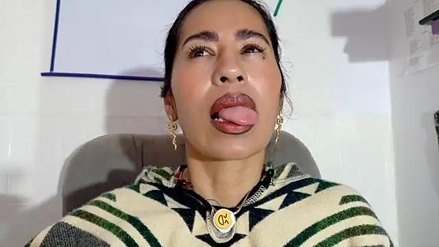 Snapshot of fantasty_nylon chatting on 11.13.25 fantasty nylon online show from 11.13.25