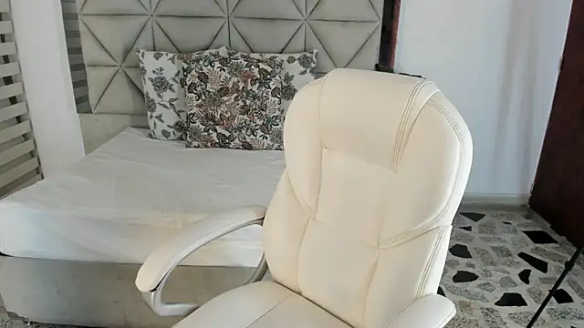 nina pons online show from 09.15.25