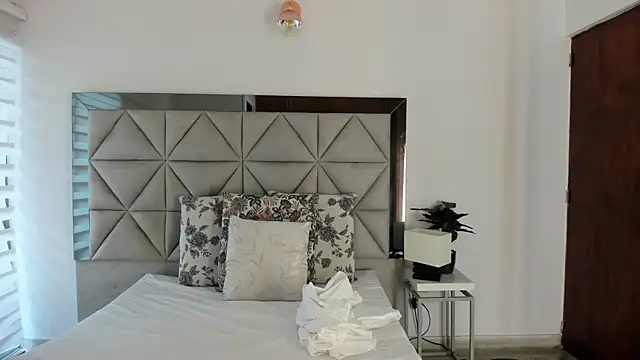 nina pons online show from 10.02.25