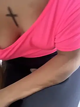 Snapshot of Isabellafantazy chatting on 02.19.25 Isabellafantazy online show from 02.19.25