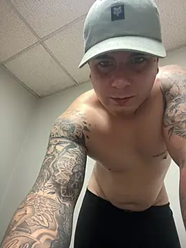 Snapshot of alienslian chatting on 03.05.26 alienslian online show from 03.05.26