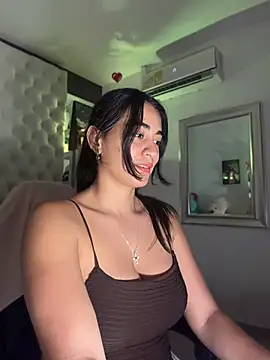 Snapshot of ZarahEvans chatting on 06.27.26 ZarahEvans online show from 06.27.26