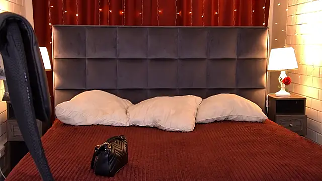 Snapshot of KimberlyMaran chatting on 02.14.26 KimberlyMaran online show from 02.14.26