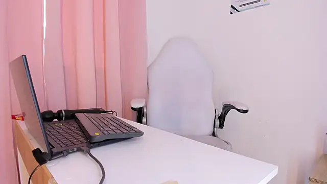 kattypinkk online show from 05.15.26
