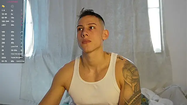 Snapshot of Muscle_King_Cum chatting on 11.22.25 Muscle King Cum online show from 11.22.25