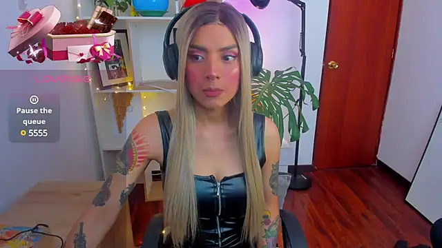 Yeriawaddell  online show from 01.06.25