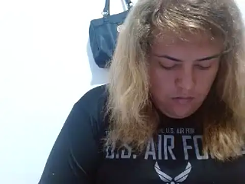 KIARAMARSHALLWELLZ online show from 02.12.25