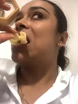 JuanaSimons online show from 10.17.25