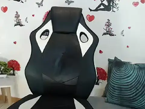 Snapshot of Angel_bran chatting on 02.23.25 Angel bran online show from 02.23.25