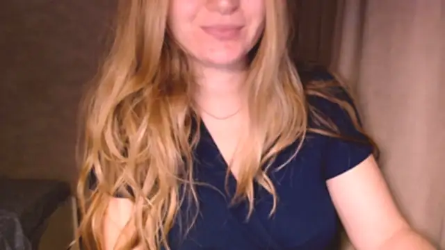 Snapshot of fiona_cute_2 chatting on 10.03.25 fiona cute 2 online show from 10.03.25