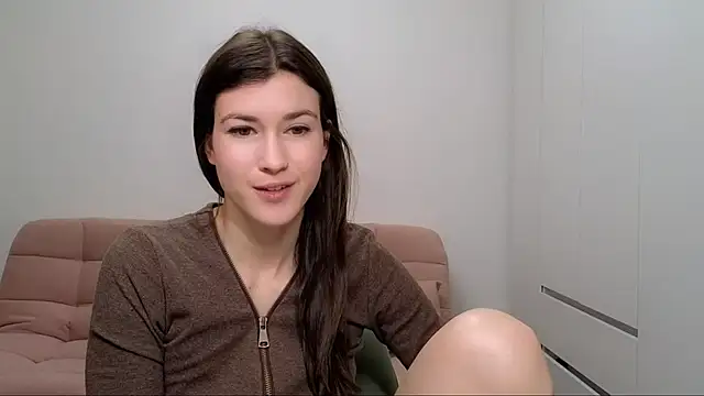 Snapshot of AliciaNewell chatting on 12.18.24 AliciaNewell online show from 12.18.24