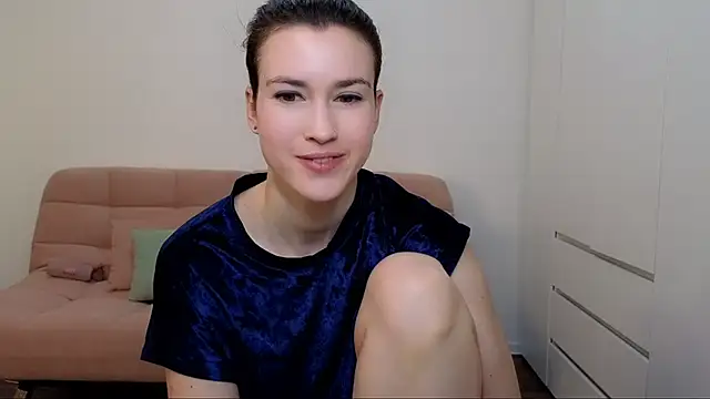 Snapshot of AliciaNewell chatting on 12.28.24 AliciaNewell online show from 12.28.24