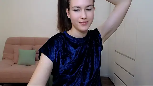 Snapshot of AliciaNewell chatting on 12.28.24 AliciaNewell online show from 12.28.24