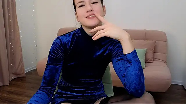 Snapshot of AliciaNewell chatting on 12.29.24 AliciaNewell online show from 12.29.24