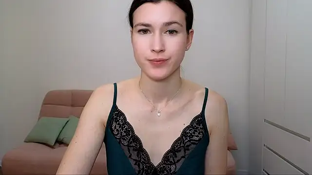 Snapshot of AliciaNewell chatting on 01.15.25 AliciaNewell online show from 01.15.25