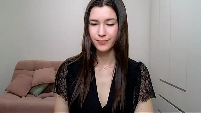 Snapshot of AliciaNewell chatting on 02.14.25 AliciaNewell online show from 02.14.25