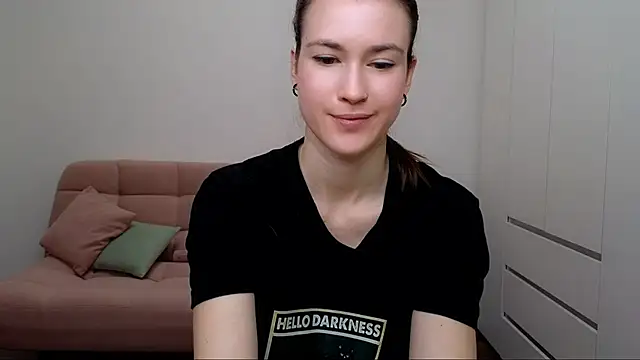 Snapshot of AliciaNewell chatting on 02.26.25 AliciaNewell online show from 02.26.25
