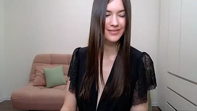 Snapshot of AliciaNewell chatting on 03.09.25 AliciaNewell online show from 03.09.25