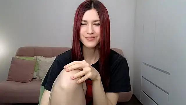 Snapshot of AliciaNewell chatting on 10.15.25 AliciaNewell online show from 10.15.25