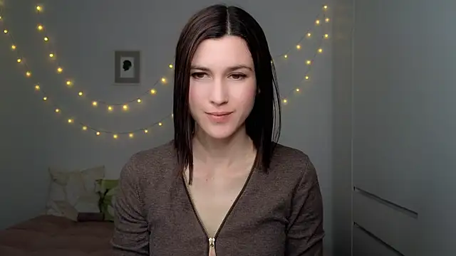 Snapshot of AliciaNewell chatting on 05.30.26 AliciaNewell online show from 05.30.26