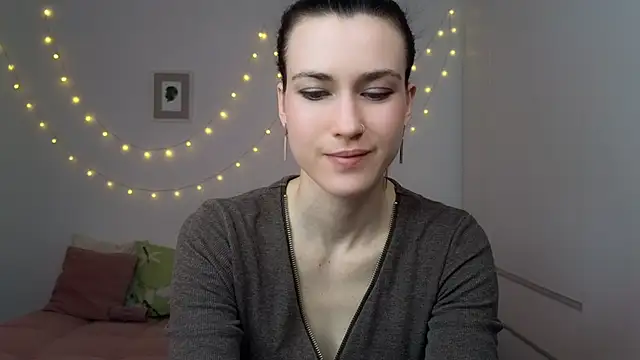 Snapshot of AliciaNewell chatting on 06.06.26 AliciaNewell online show from 06.06.26