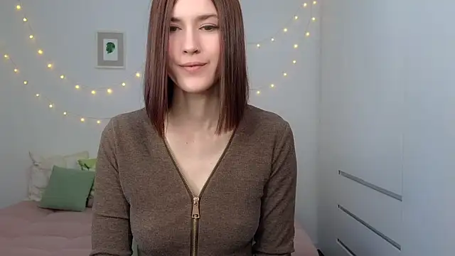 Snapshot of AliciaNewell chatting on 06.14.26 AliciaNewell online show from 06.14.26