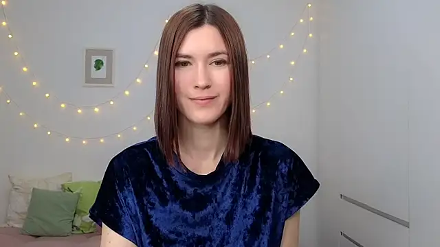 Snapshot of AliciaNewell chatting on 06.15.26 AliciaNewell online show from 06.15.26