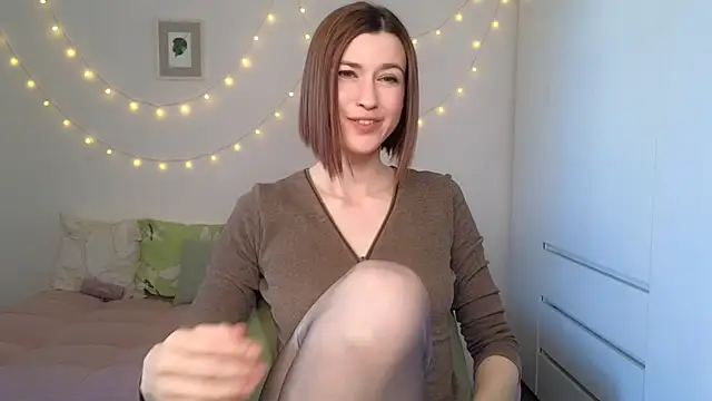 Snapshot of AliciaNewell chatting on 06.23.26 AliciaNewell online show from 06.23.26