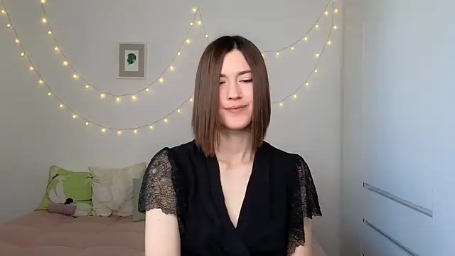 Snapshot of AliciaNewell chatting on 07.18.26 AliciaNewell online show from 07.18.26