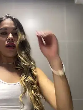 Emilia Bakerr online show from 01.08.25