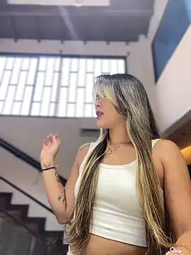 Emilia Bakerr online show from 01.13.25