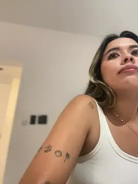 Emilia Bakerr online show from 01.16.25