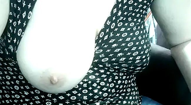 Snapshot of Lucinka1 chatting on 01.15.25 Lucinka1 online show from 01.15.25