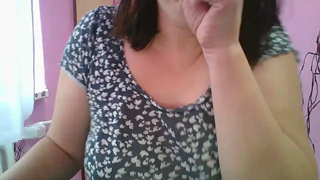 Snapshot of Lucinka1 chatting on 02.01.25 Lucinka1 online show from 02.01.25