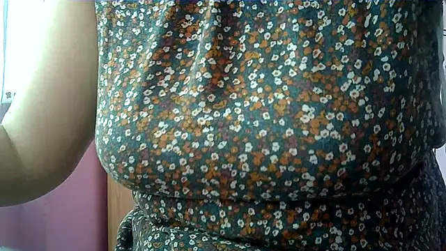 Snapshot of Lucinka1 chatting on 02.02.25 Lucinka1 online show from 02.02.25