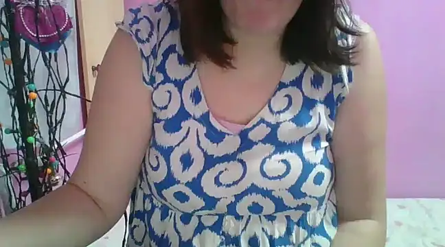 Snapshot of Lucinka1 chatting on 02.14.25 Lucinka1 online show from 02.14.25