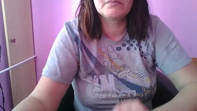 Snapshot of Lucinka1 chatting on 02.22.25 Lucinka1 online show from 02.22.25