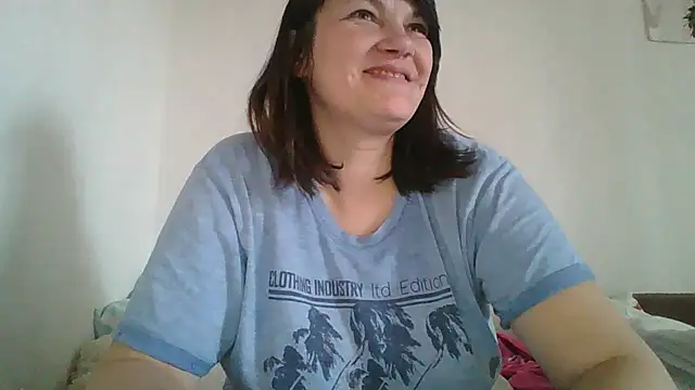 Snapshot of Lucinka1 chatting on 03.06.25 Lucinka1 online show from 03.06.25