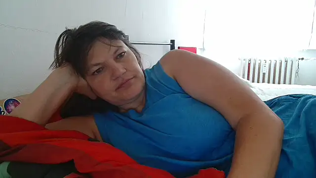 Snapshot of Lucinka1 chatting on 09.22.25 Lucinka1 online show from 09.22.25