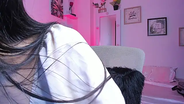 Snapshot of _Caroliinee_ chatting on 01.29.25 Caroliinee online show from 01.29.25