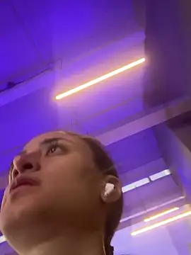 Snapshot of _Caroliinee_ chatting on 01.31.25 Caroliinee online show from 01.31.25