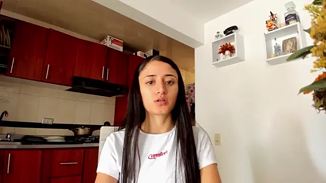 Snapshot of _Caroliinee_ chatting on 02.27.25 Caroliinee online show from 02.27.25